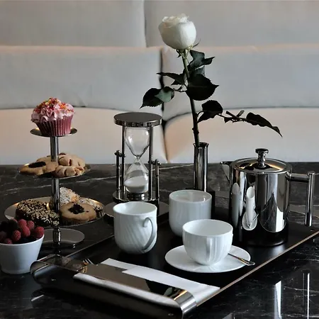 Carrington Gold Tower Hotel 3*