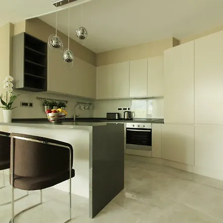 Carrington Gold Tower Szálloda 3*