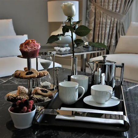 Carrington Gold Tower Szálloda Kerínia