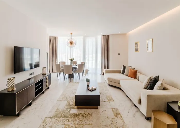 Carrington Gold Tower 3* キレニア