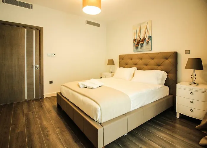 Carrington Gold Tower Hotel 3*